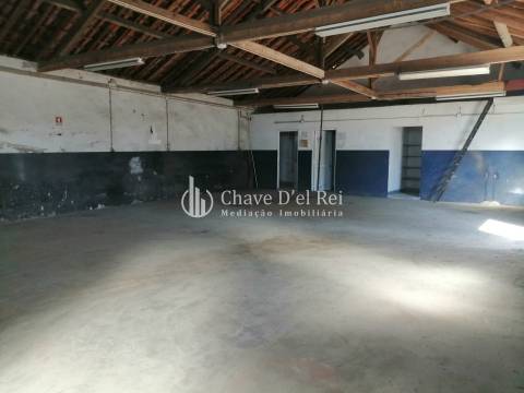 Armazém  Venda em Silgueiros,Viseu