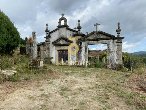 Quinta para restauro em Cabeça Santa - Penafiel