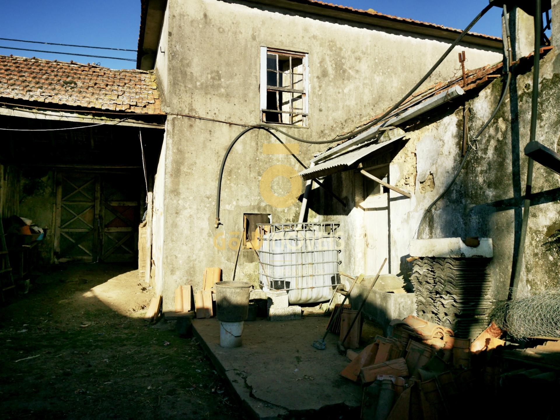 Moradia para Restaurar T4 Venda em Lourosa,Santa Maria da Feira