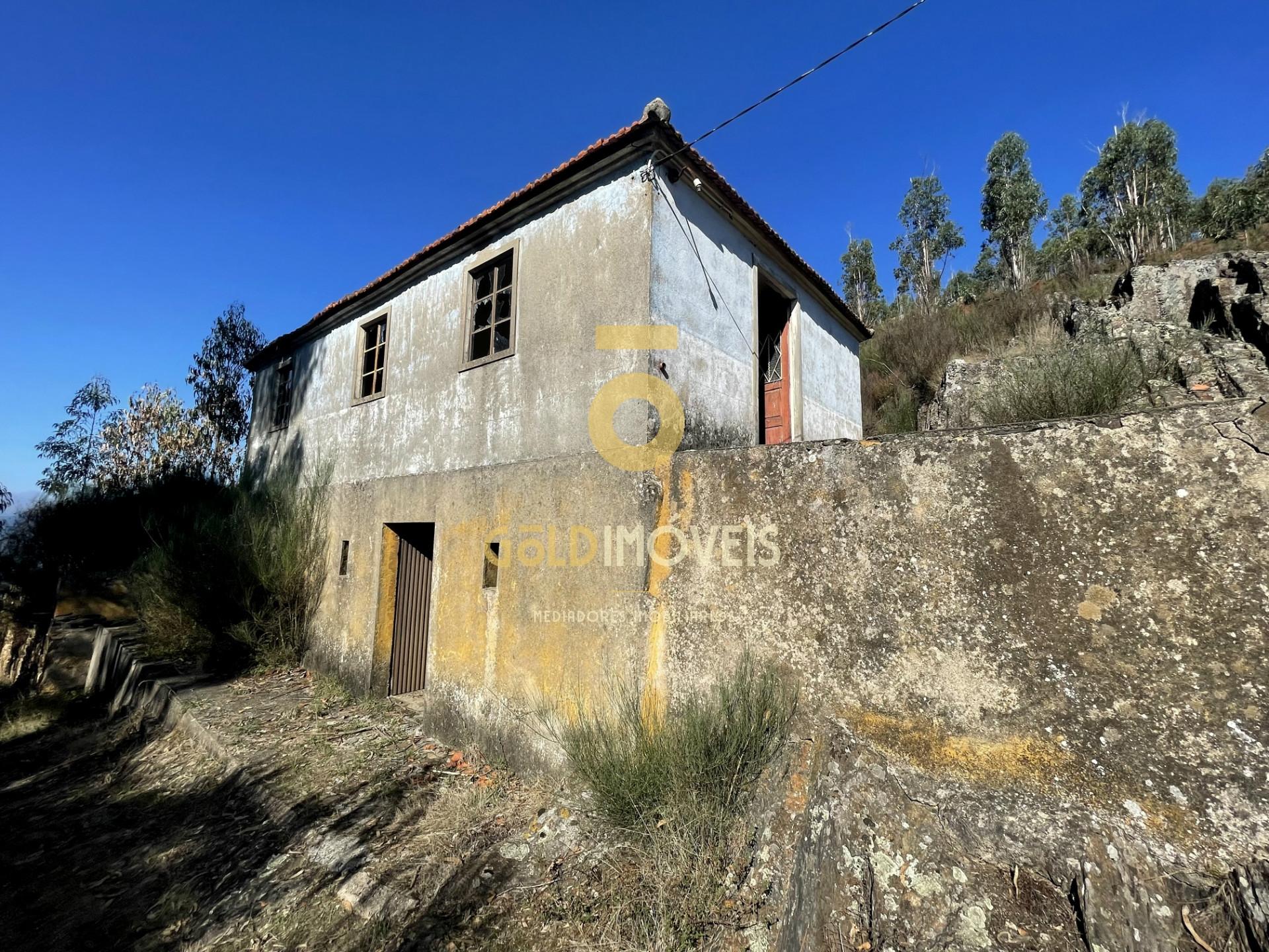 Moradia T2 para Recuperação, Serradelo, Castelo de Paiva