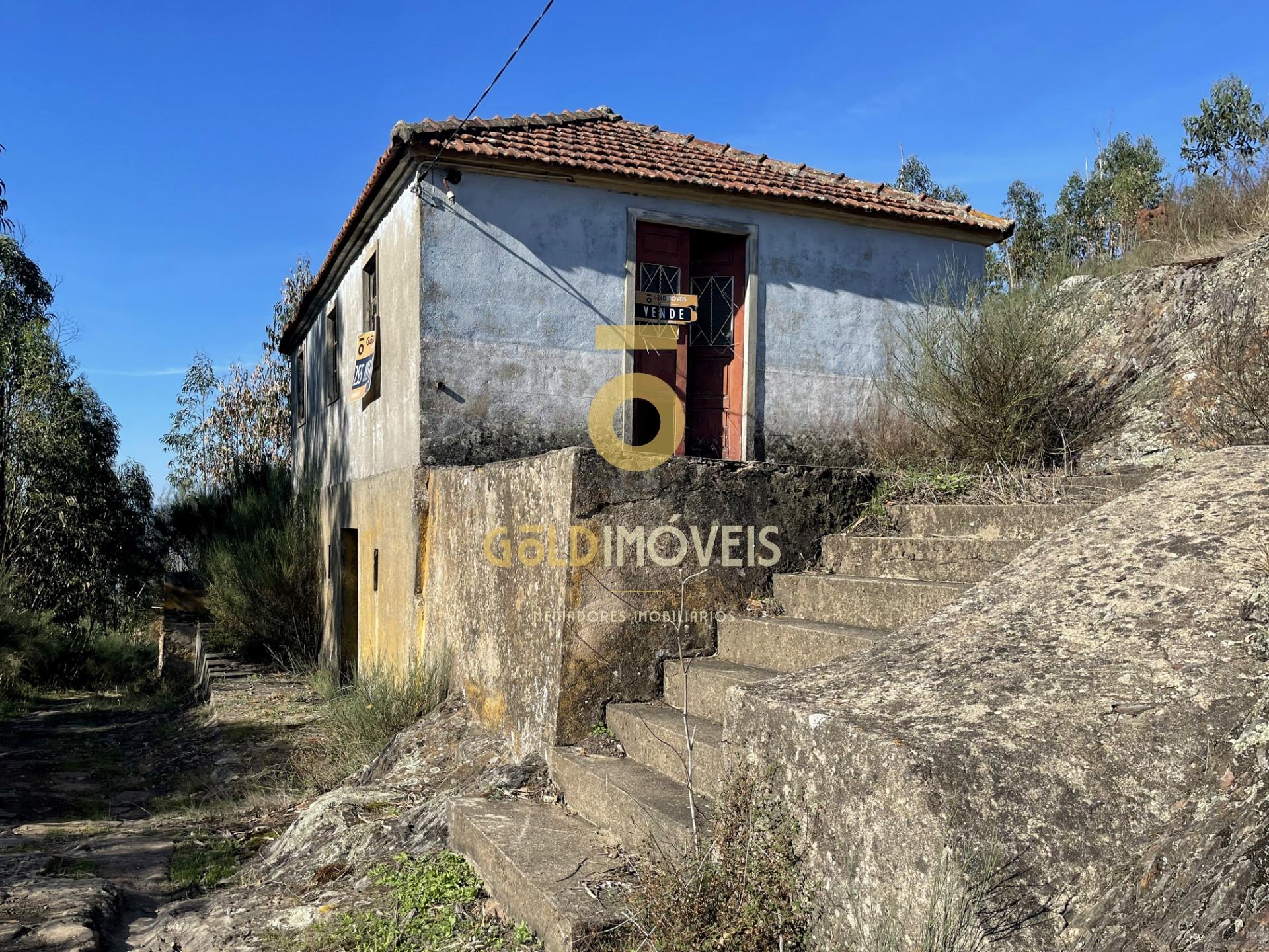 Moradia T2 para Recuperação, Serradelo, Castelo de Paiva