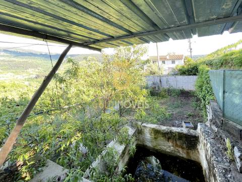 Moradia V2 para recuperação em Bairros &#124; Castelo de Paiva