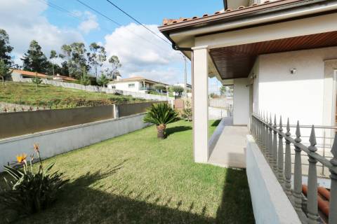 Moradia T5 Venda em Esqueiros, Nevogilde e Travassós,Vila Verde