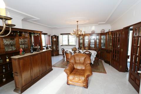 Moradia T5 Venda em Esqueiros, Nevogilde e Travassós,Vila Verde