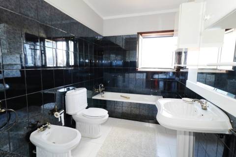 Moradia T5 Venda em Esqueiros, Nevogilde e Travassós,Vila Verde