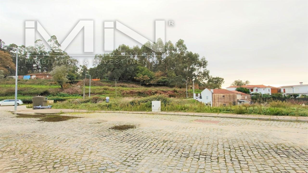 Lote de terreno c/ 595m2 para construção de moradia