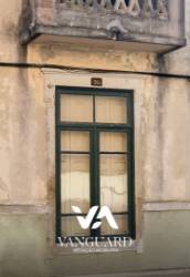 Moradia para reconstruir com terreno / Póvoa de Varzim/ Centro