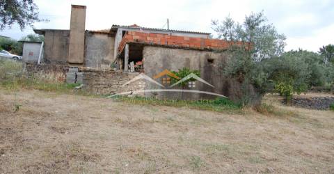 Moradia para Restaurar T3 Venda em Além da Ribeira e Pedreira,Tomar