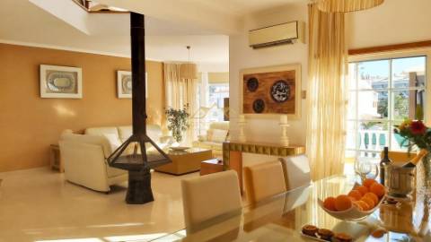 Villa V4 Girassol com piscina privada- Albufeira