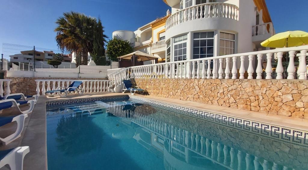 Villa V4 Girassol com piscina privada- Albufeira