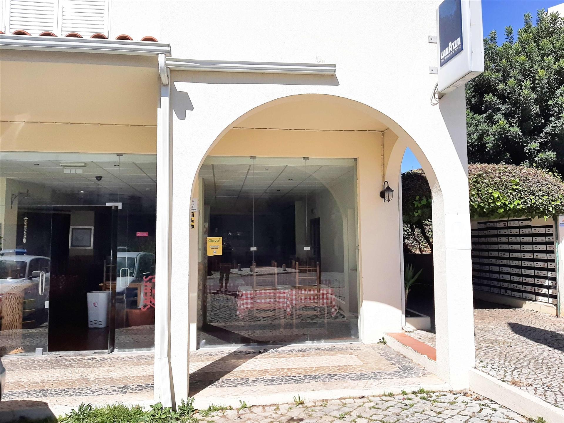 Restaurante com excelente localização em Albufeira