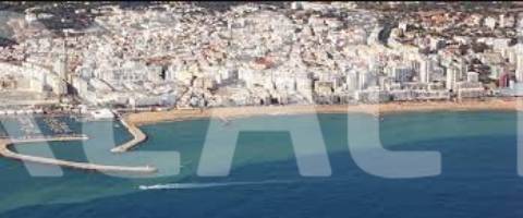 Terreno com ruína perto do centro de Loulé