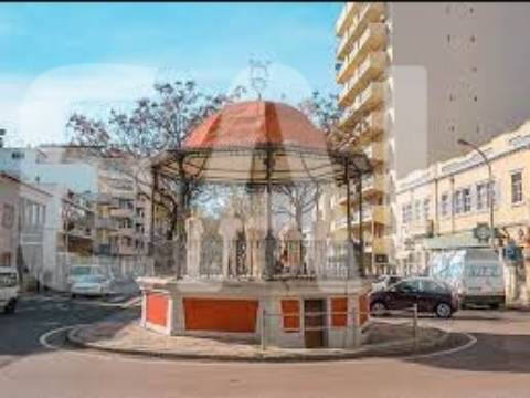 Terreno com ruína perto do centro de Loulé