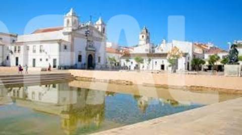 Terreno com ruína perto do centro de Loulé
