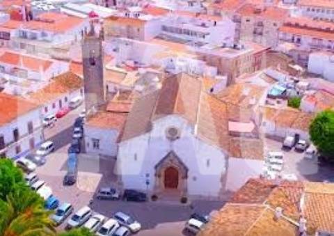 Terreno com ruína perto do centro de Loulé