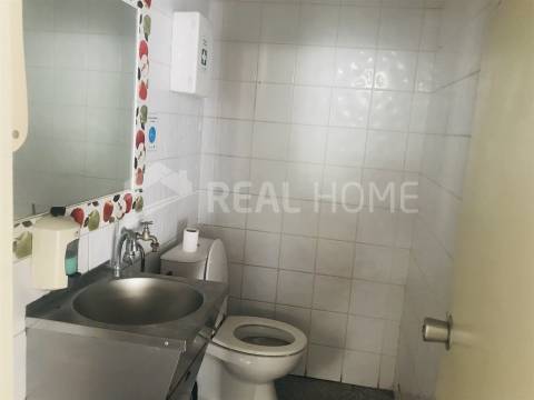 Loja  Venda em Quarteira,Loulé