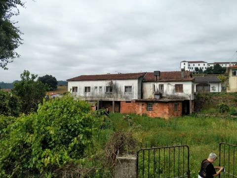 Moradia para Restaurar T5 Venda em Vila de Cucujães,Oliveira de Azeméis