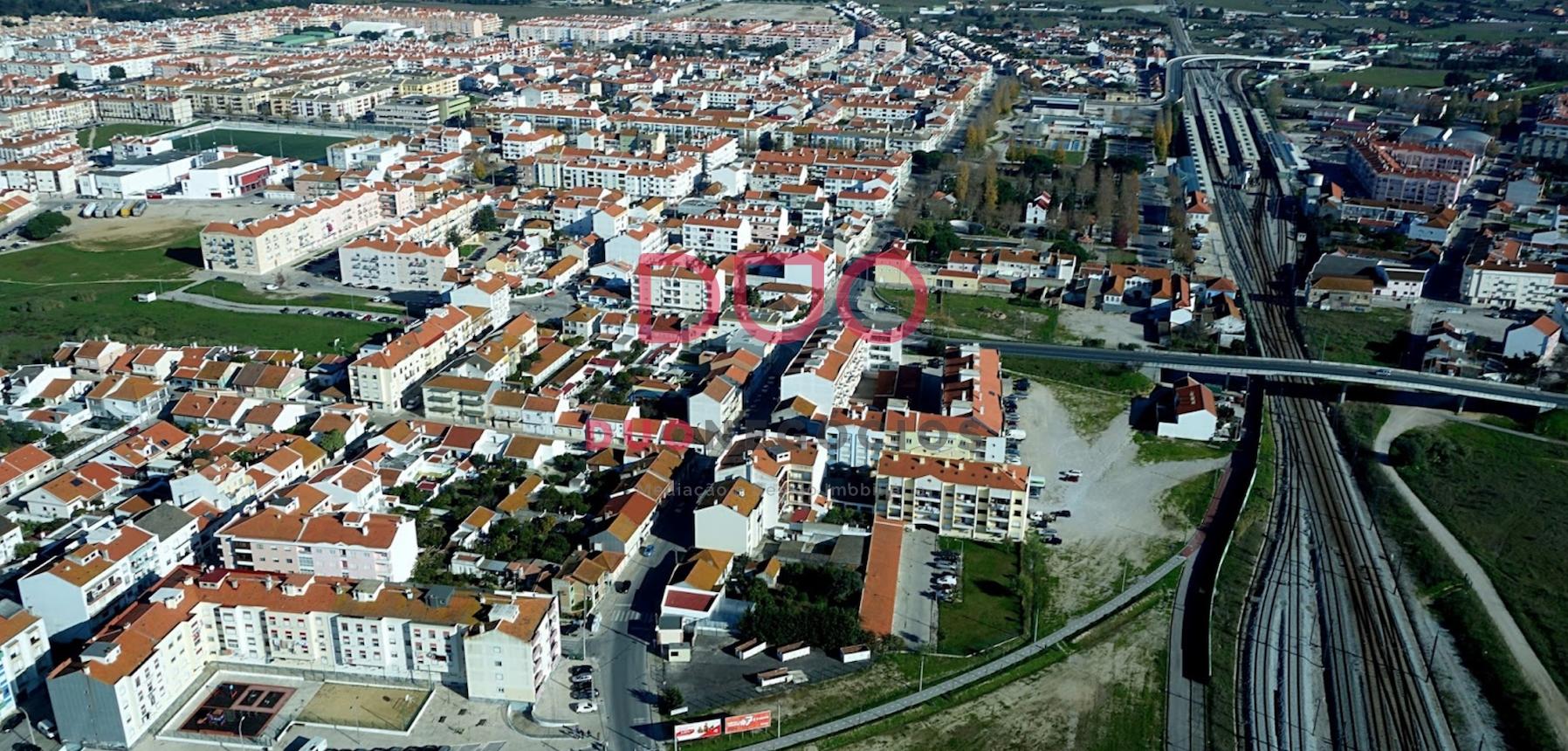 Terreno  para construção de Prédio no Centro do Pinhal Novo.