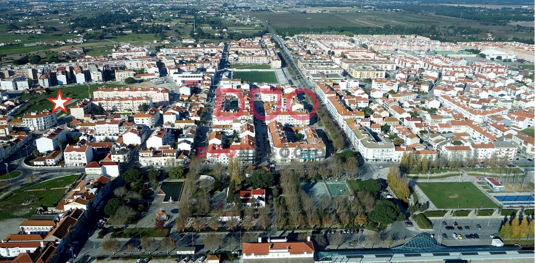 Terreno para construção de Prédio no Centro do Pinhal Novo.