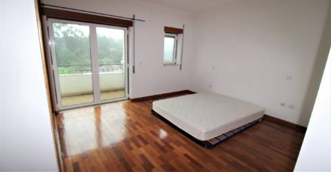 Moradia T3 Marinha Grande oferta pintura e eletrodomésticos com garagem