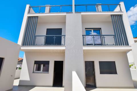 Moradia Geminada T3 em construção na Quinta do Conde - Sesimbra