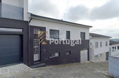Moradia em Banda T2+1 Venda em Nogueira, Fraião e Lamaçães,Braga