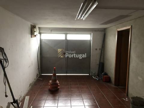 Moradia em Banda T2+1 Venda em Nogueira, Fraião e Lamaçães,Braga