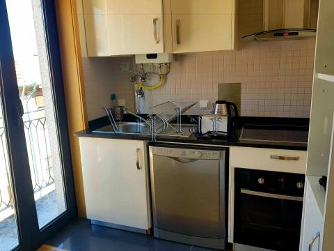 Prédio Remodelado - Vila Nova de Gaia - Rio Douro