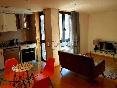 Prédio Remodelado - Vila Nova de Gaia - Rio Douro