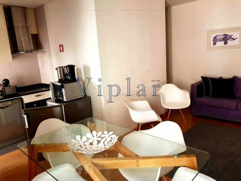 Prédio Remodelado - Vila Nova de Gaia - Rio Douro