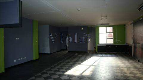 Loja com 132 m² - Porto - Valongo (Ermesinde)