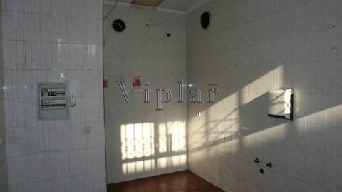 Loja com 132 m² - Porto - Valongo (Ermesinde)