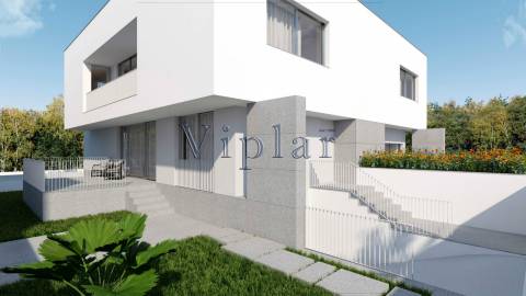 Lote de terreno -  Moradias 3 pisos - Maia