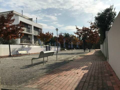 Lote de terreno -  Moradias 3 pisos - Maia