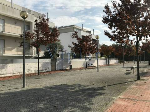 Lote de terreno -  Moradias 3 pisos - Maia