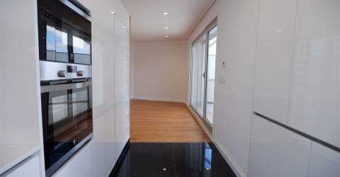 T3 NOVO c/ Varanda e Terraço - Boavista