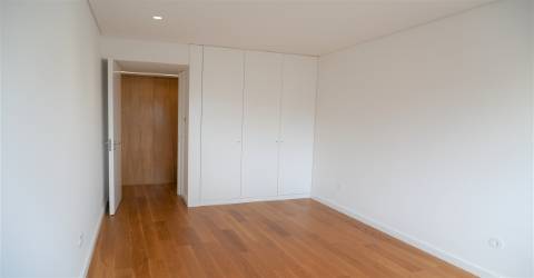 T3 NOVO c/ Varanda e Terraço - Boavista