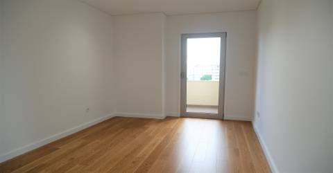 T3 NOVO c/ Varanda e Terraço - Boavista