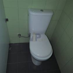 Excelente loja c/ 2 pisos + estacionamento - Ao metro (H.S.João / Pólo Universitário)