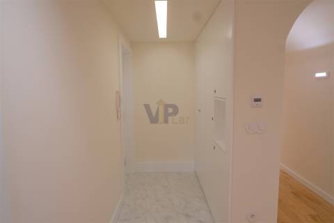 T3 totalmente reconstruído (NOVO) c/ garagem box - À Av. da Boavista (Porto)