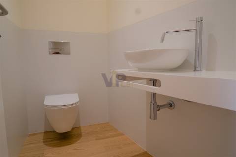 T3 totalmente reconstruído (NOVO) c/ garagem box - À Av. da Boavista (Porto)