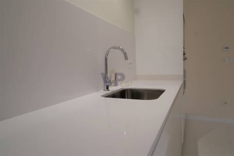 T3 totalmente reconstruído (NOVO) c/ garagem box - À Av. da Boavista (Porto)