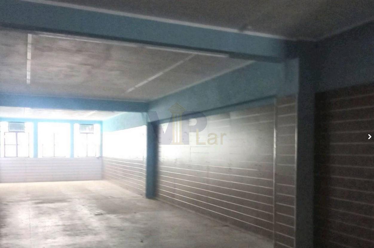 Loja / Armazém de 2 pisos com 300m² no Centro do Porto