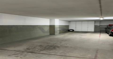 Excelente T3 c/ Varanda e Garagem p/ 2 carros - Paranhos (Ao Metro dos Salgueiros)