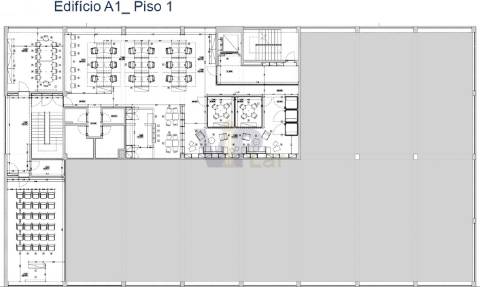 Grandes Armazéns e Escritórios - à Circunvalação (Porto)