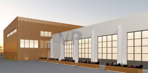 Grandes Armazéns e Escritórios - à Circunvalação (Porto)