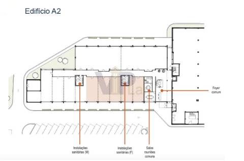 Grandes Armazéns e Escritórios - à Circunvalação (Porto)