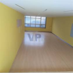 Excelente escritório c/ 2 pisos + estacionamento - Ao metro (H.S.João / Pólo Universitário)