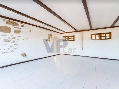 Quinta c/ Moradia T5 triplex - Roriz (Santo Tirso)