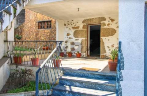 Quinta c/ Moradia T5 triplex - Roriz (Santo Tirso)